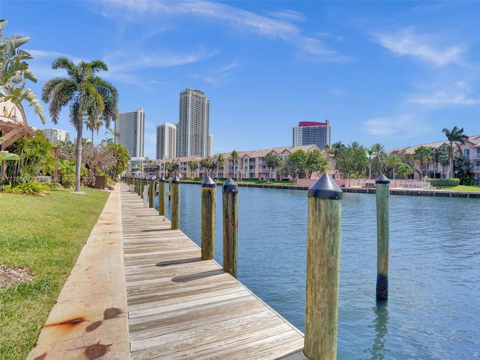 For Sale: $699,000 (2 beds, 2 baths, 1680 Square Feet)