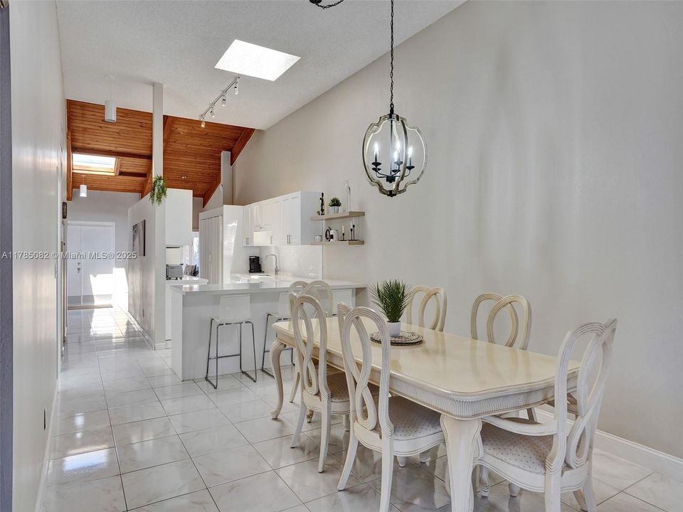 For Sale: $699,000 (2 beds, 2 baths, 1680 Square Feet)