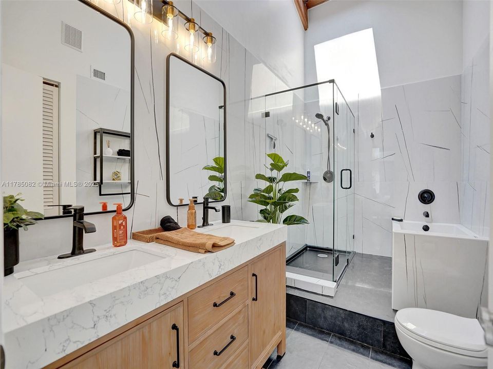 For Sale: $699,000 (2 beds, 2 baths, 1680 Square Feet)