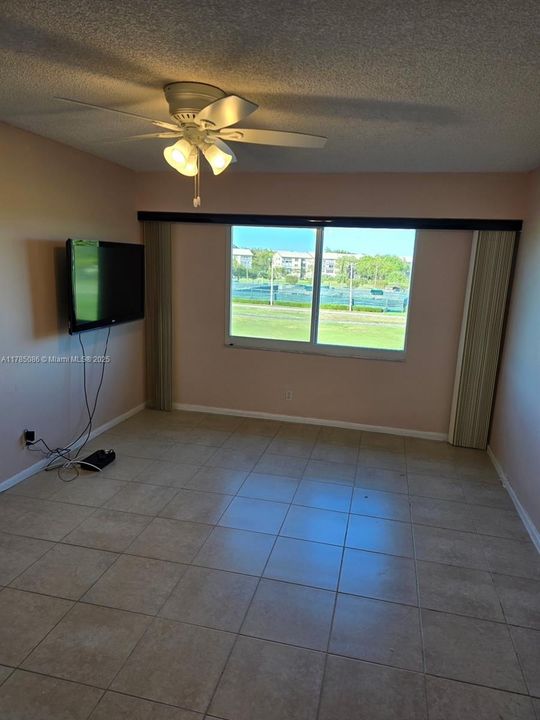 Active With Contract: $150,000 (1 beds, 1 baths, 1065 Square Feet)