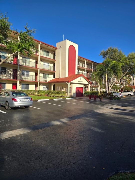 Active With Contract: $150,000 (1 beds, 1 baths, 1065 Square Feet)