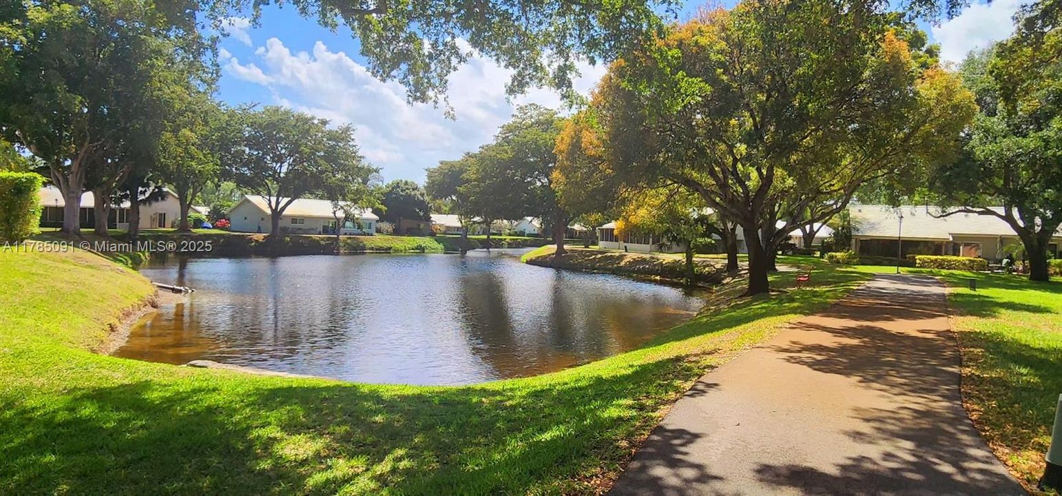 Под контрактом: $499,000 (3 спален, 2 ванн, 1658 Квадратных фут)