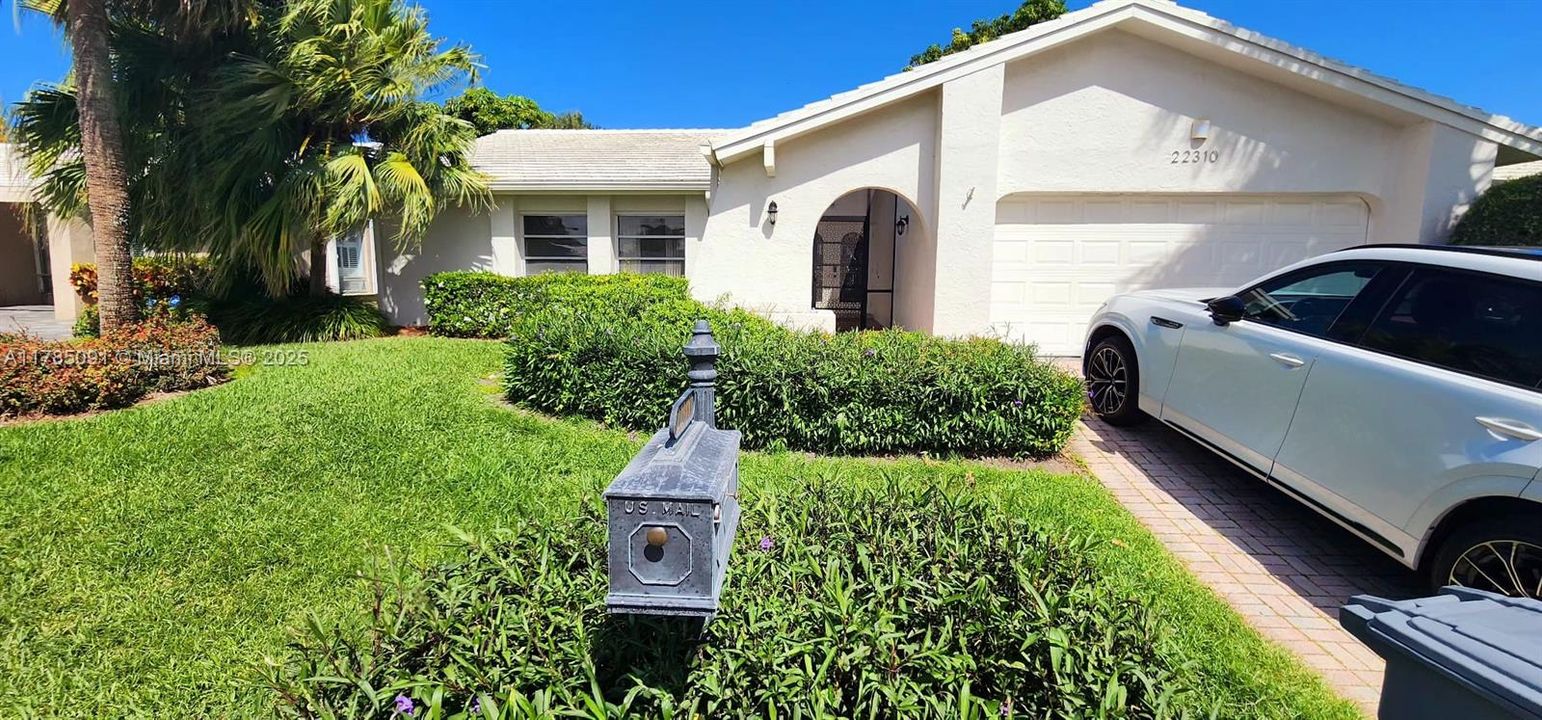 Под контрактом: $499,000 (3 спален, 2 ванн, 1658 Квадратных фут)