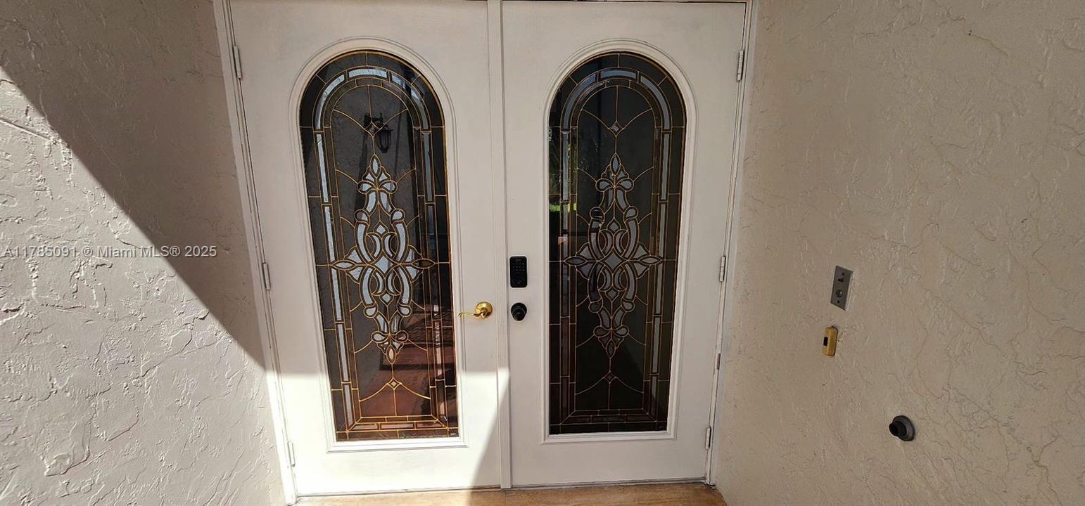 Под контрактом: $499,000 (3 спален, 2 ванн, 1658 Квадратных фут)