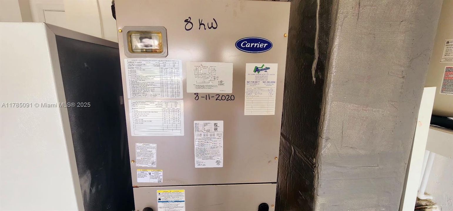 Под контрактом: $499,000 (3 спален, 2 ванн, 1658 Квадратных фут)