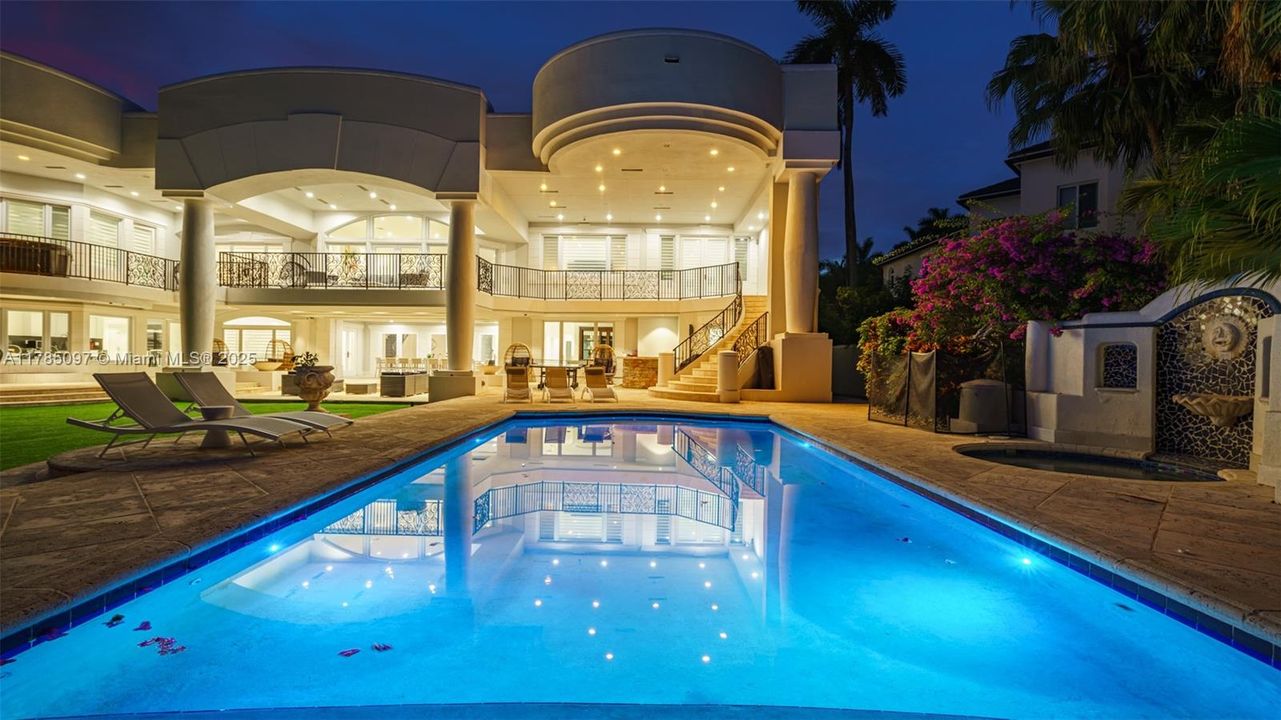 For Sale: $8,995,000 (8 beds, 6 baths, 6718 Square Feet)