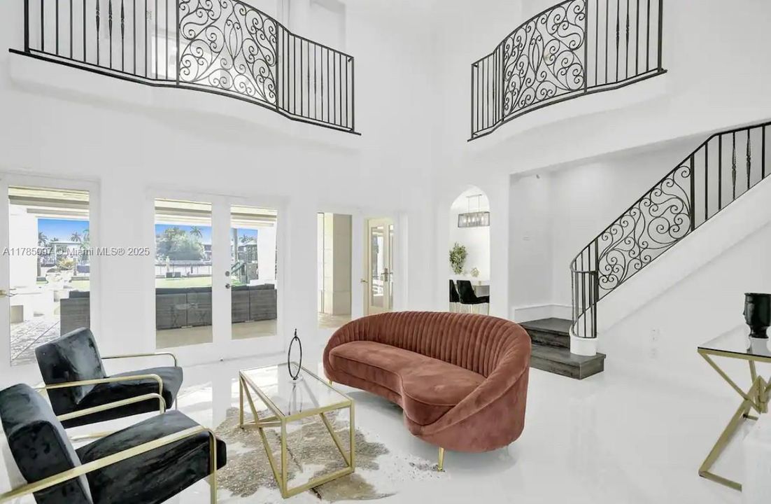 For Sale: $8,995,000 (8 beds, 6 baths, 6718 Square Feet)