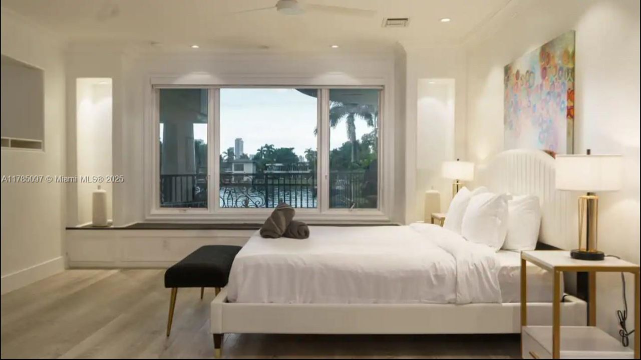 For Sale: $8,995,000 (8 beds, 6 baths, 6718 Square Feet)