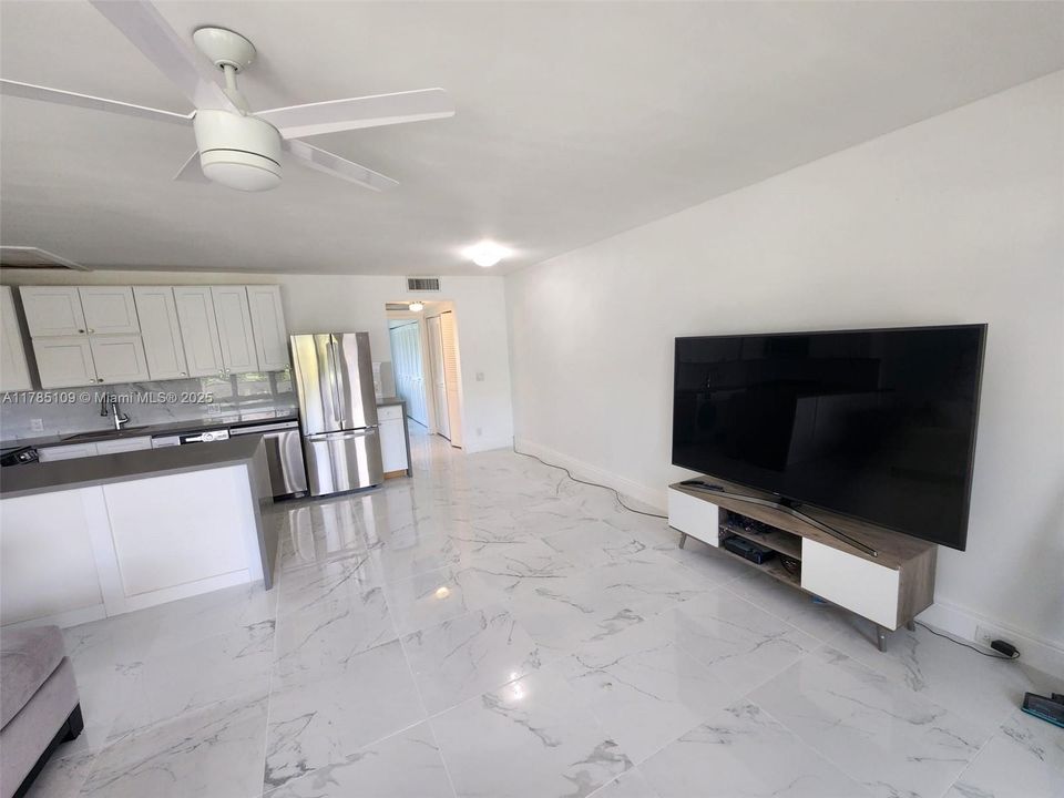 Vendido Recientemente: $135,000 (1 camas, 1 baños, 720 Pies cuadrados)