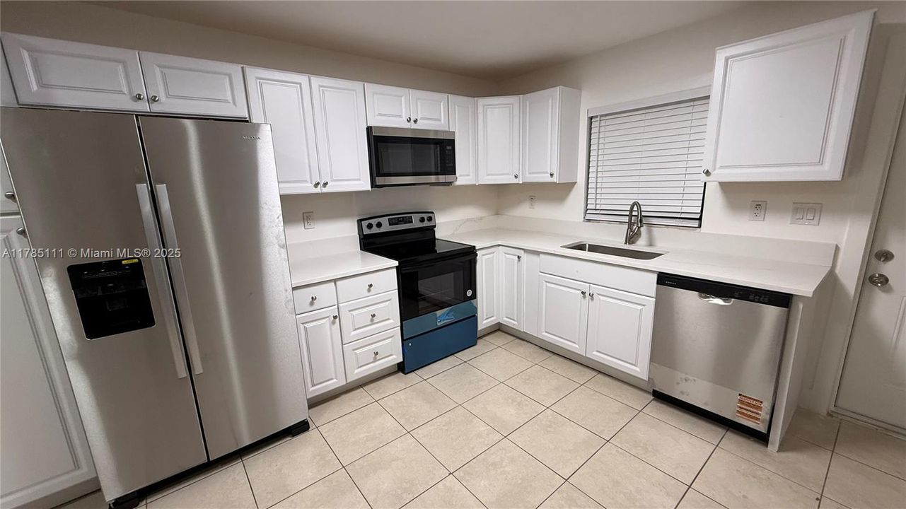 Recientemente alquilado: $2,000 (2 camas, 2 baños, 860 Pies cuadrados)