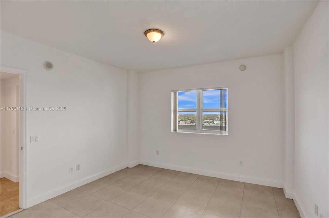 Недавно продано: $455,000 (3 спален, 3 ванн, 1801 Квадратных фут)