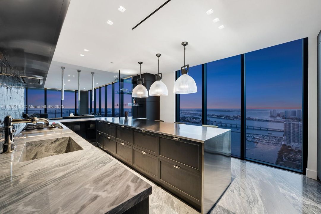 En Venta: $6,200,000 (4 camas, 4 baños, 3887 Pies cuadrados)