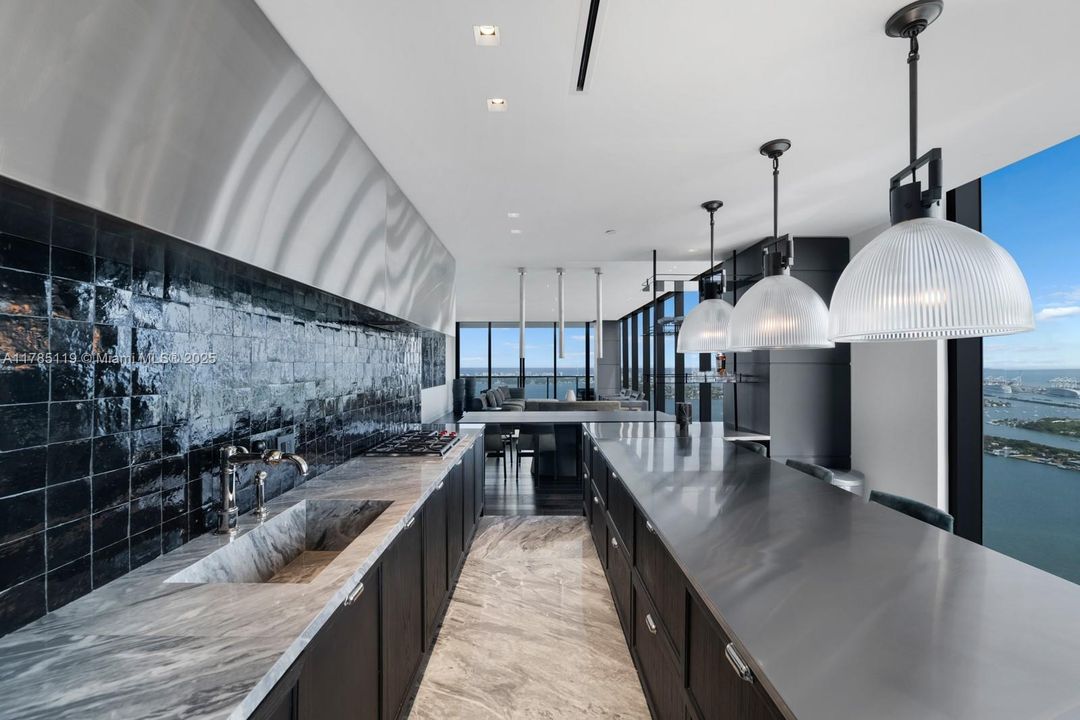 En Venta: $6,200,000 (4 camas, 4 baños, 3887 Pies cuadrados)
