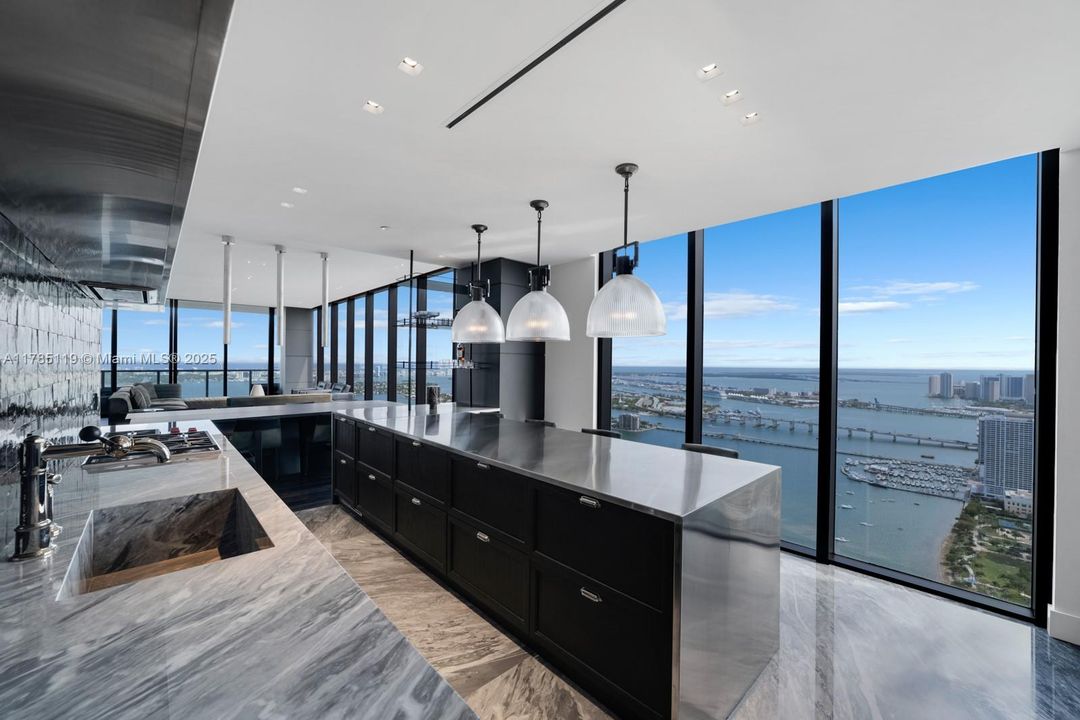 En Venta: $6,200,000 (4 camas, 4 baños, 3887 Pies cuadrados)