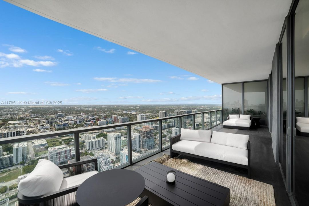 En Venta: $6,200,000 (4 camas, 4 baños, 3887 Pies cuadrados)