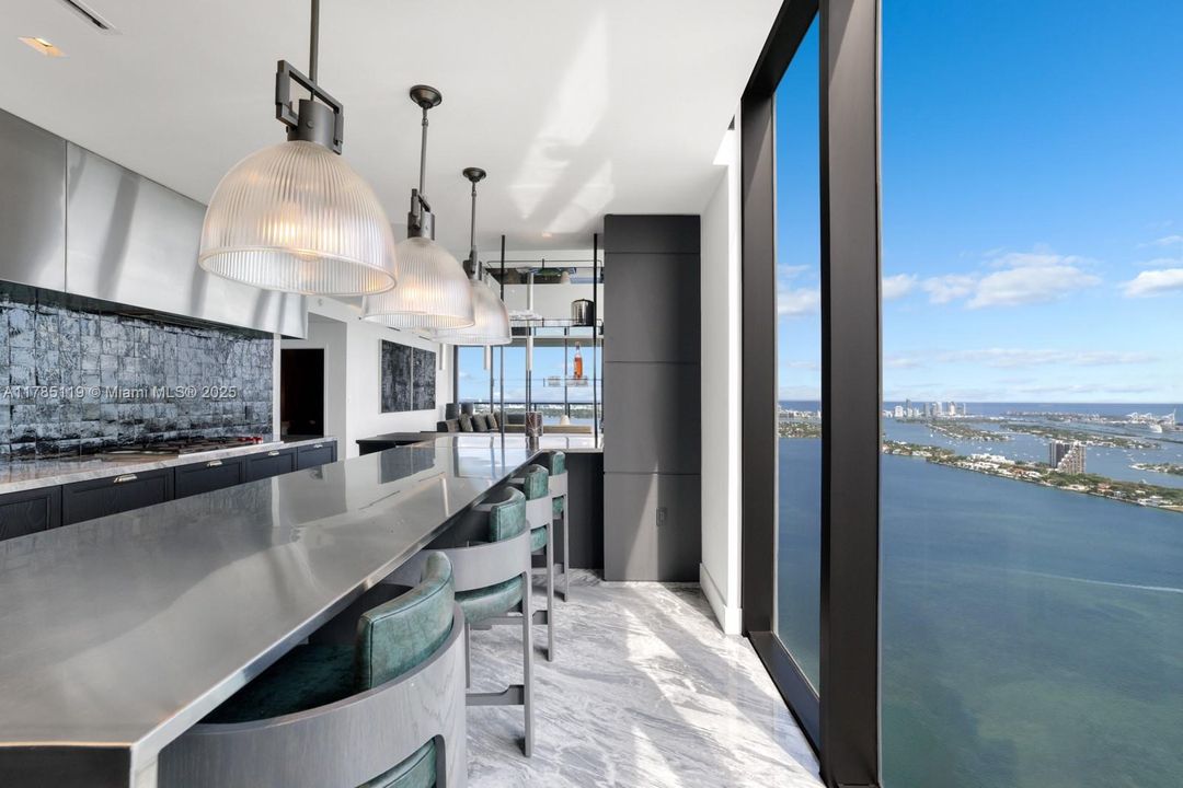 En Venta: $6,200,000 (4 camas, 4 baños, 3887 Pies cuadrados)