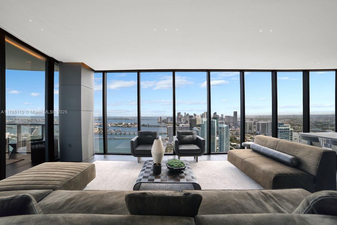 En Venta: $6,200,000 (4 camas, 4 baños, 3887 Pies cuadrados)