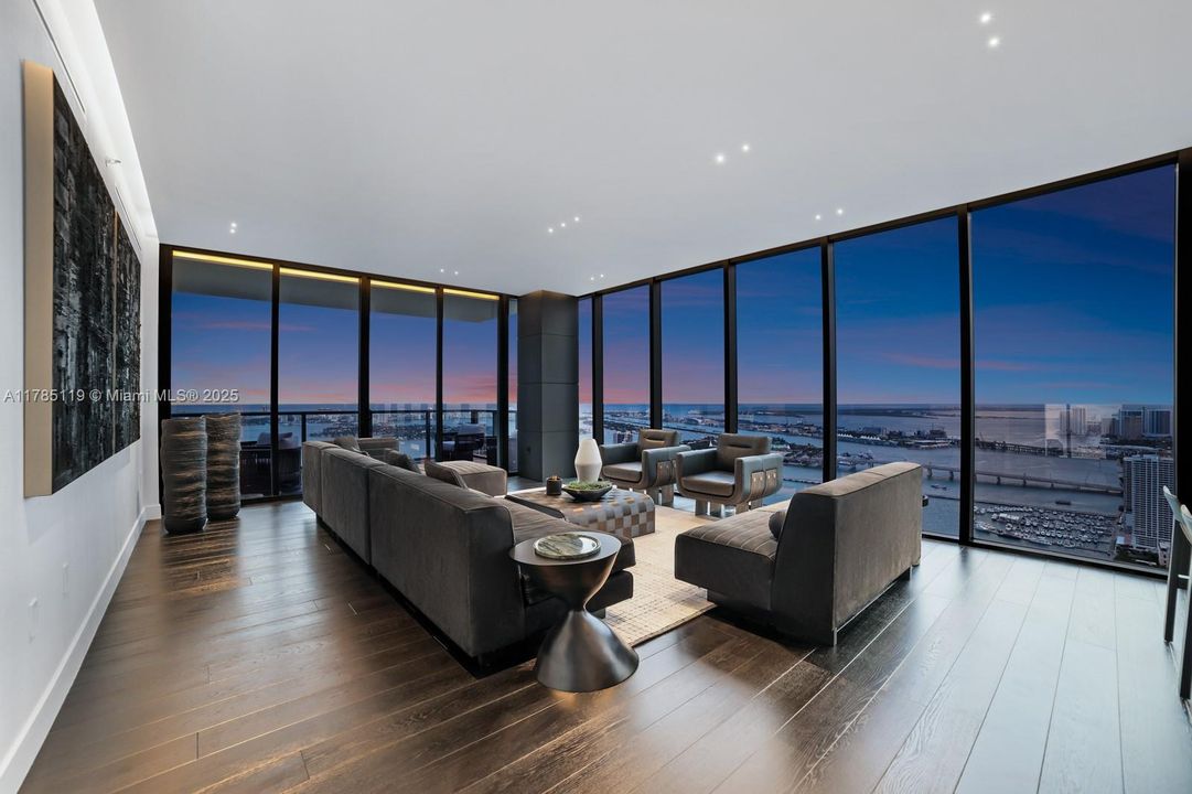 En Venta: $6,200,000 (4 camas, 4 baños, 3887 Pies cuadrados)