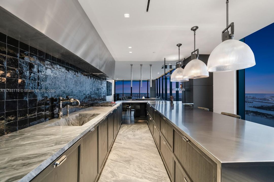 En Venta: $6,200,000 (4 camas, 4 baños, 3887 Pies cuadrados)