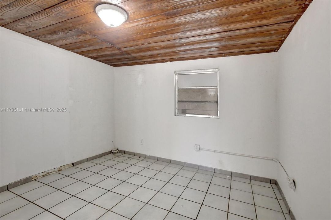 Vendido Recientemente: $625,000 (5 camas, 3 baños, 1914 Pies cuadrados)