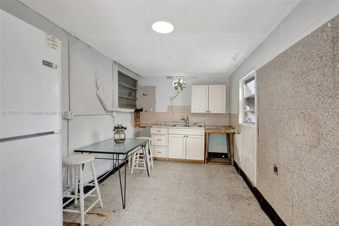 Vendido Recientemente: $625,000 (5 camas, 3 baños, 1914 Pies cuadrados)