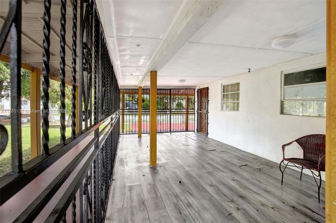 Vendido Recientemente: $625,000 (5 camas, 3 baños, 1914 Pies cuadrados)