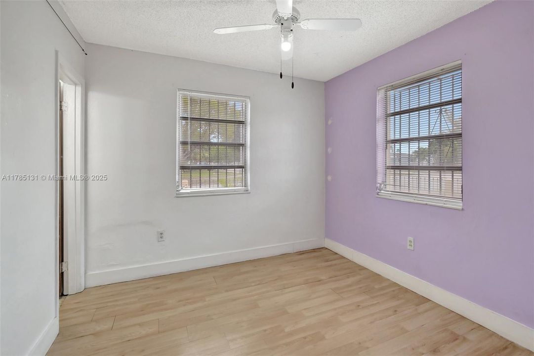 Vendido Recientemente: $625,000 (5 camas, 3 baños, 1914 Pies cuadrados)