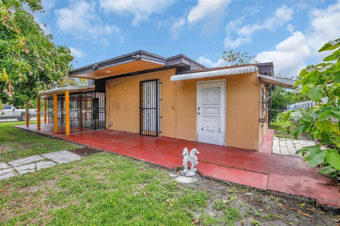 Vendido Recientemente: $625,000 (5 camas, 3 baños, 1914 Pies cuadrados)