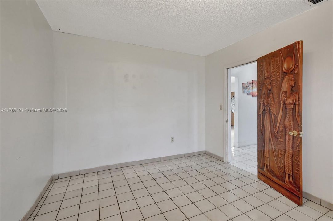 Vendido Recientemente: $625,000 (5 camas, 3 baños, 1914 Pies cuadrados)