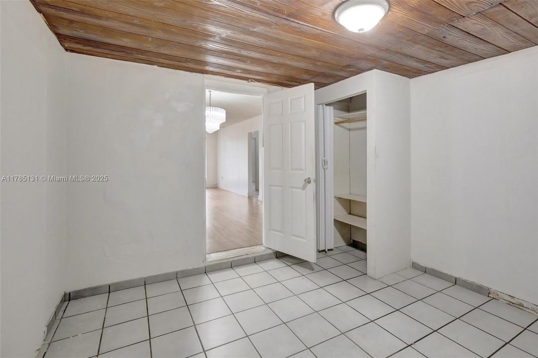 Vendido Recientemente: $625,000 (5 camas, 3 baños, 1914 Pies cuadrados)