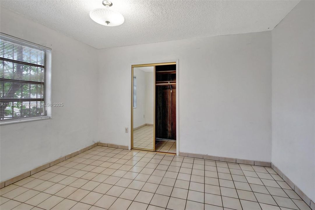 Vendido Recientemente: $625,000 (5 camas, 3 baños, 1914 Pies cuadrados)