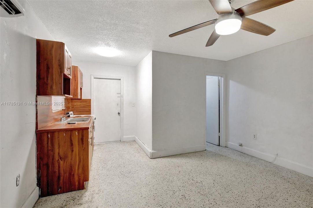 Vendido Recientemente: $625,000 (5 camas, 3 baños, 1914 Pies cuadrados)