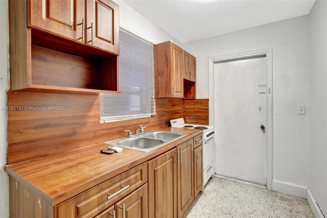 Vendido Recientemente: $625,000 (5 camas, 3 baños, 1914 Pies cuadrados)