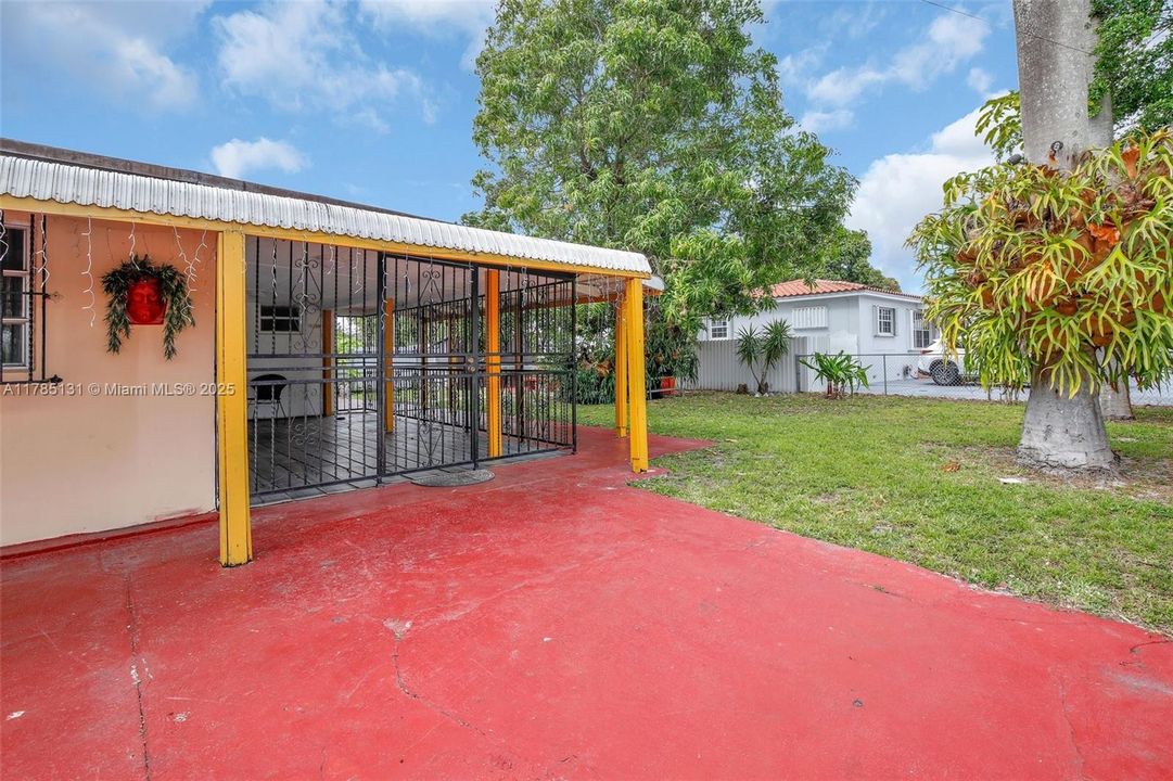 Vendido Recientemente: $625,000 (5 camas, 3 baños, 1914 Pies cuadrados)