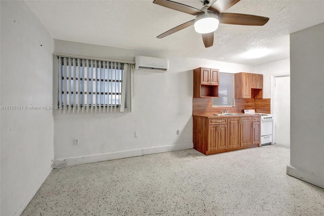 Vendido Recientemente: $625,000 (5 camas, 3 baños, 1914 Pies cuadrados)