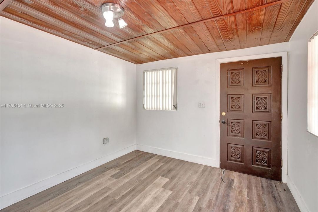 Vendido Recientemente: $625,000 (5 camas, 3 baños, 1914 Pies cuadrados)