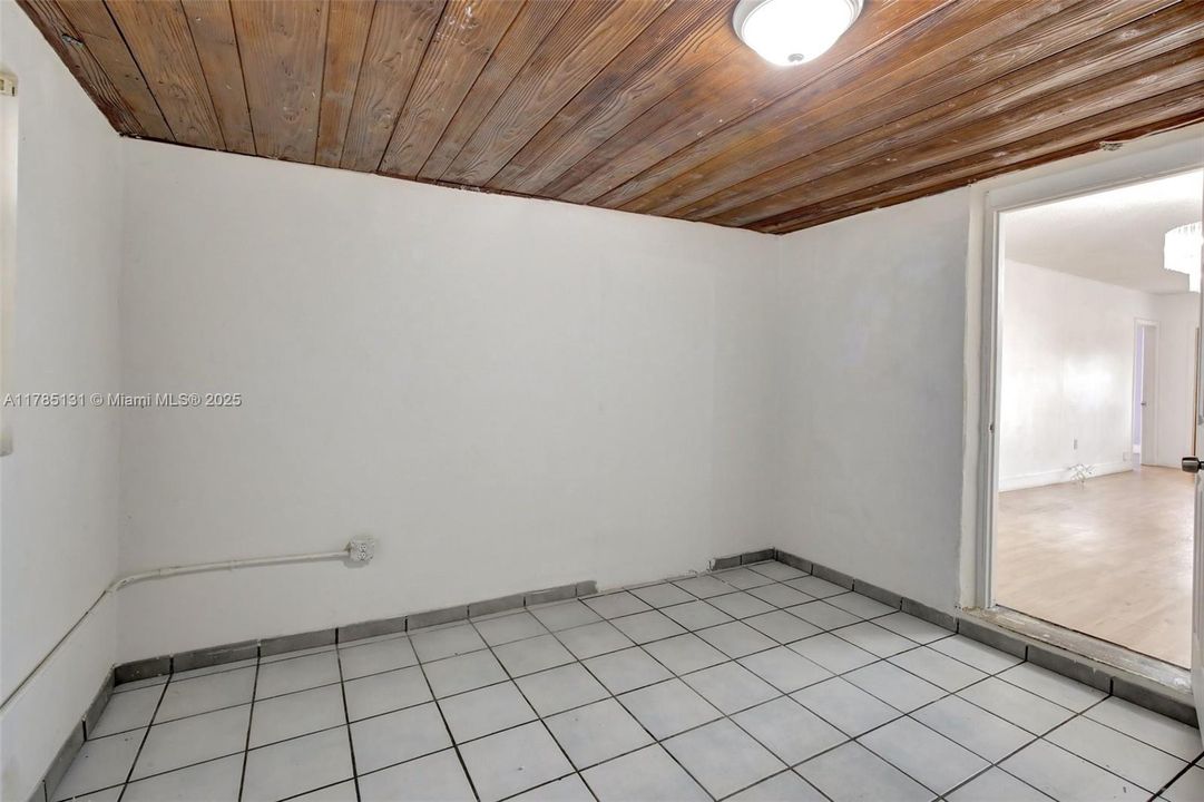 Vendido Recientemente: $625,000 (5 camas, 3 baños, 1914 Pies cuadrados)
