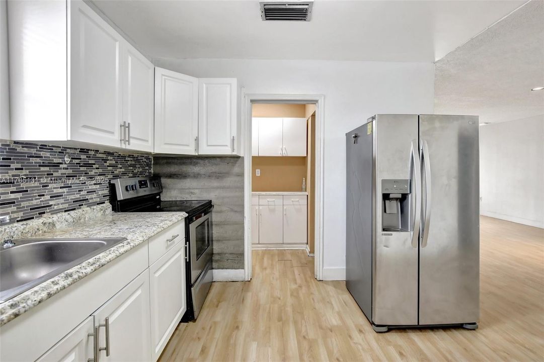 Vendido Recientemente: $625,000 (5 camas, 3 baños, 1914 Pies cuadrados)