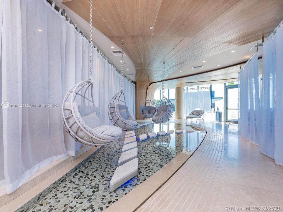 На продажу: $1,645,000 (2 спален, 2 ванн, 1286 Квадратных фут)