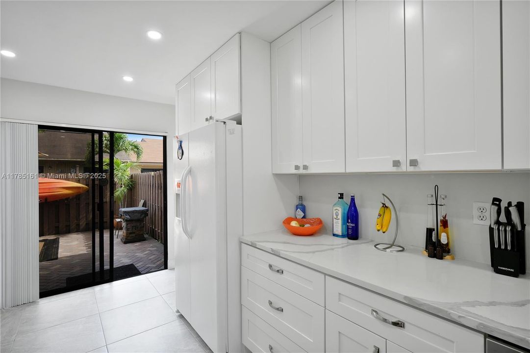 Недавно продано: $398,000 (2 спален, 2 ванн, 1230 Квадратных фут)