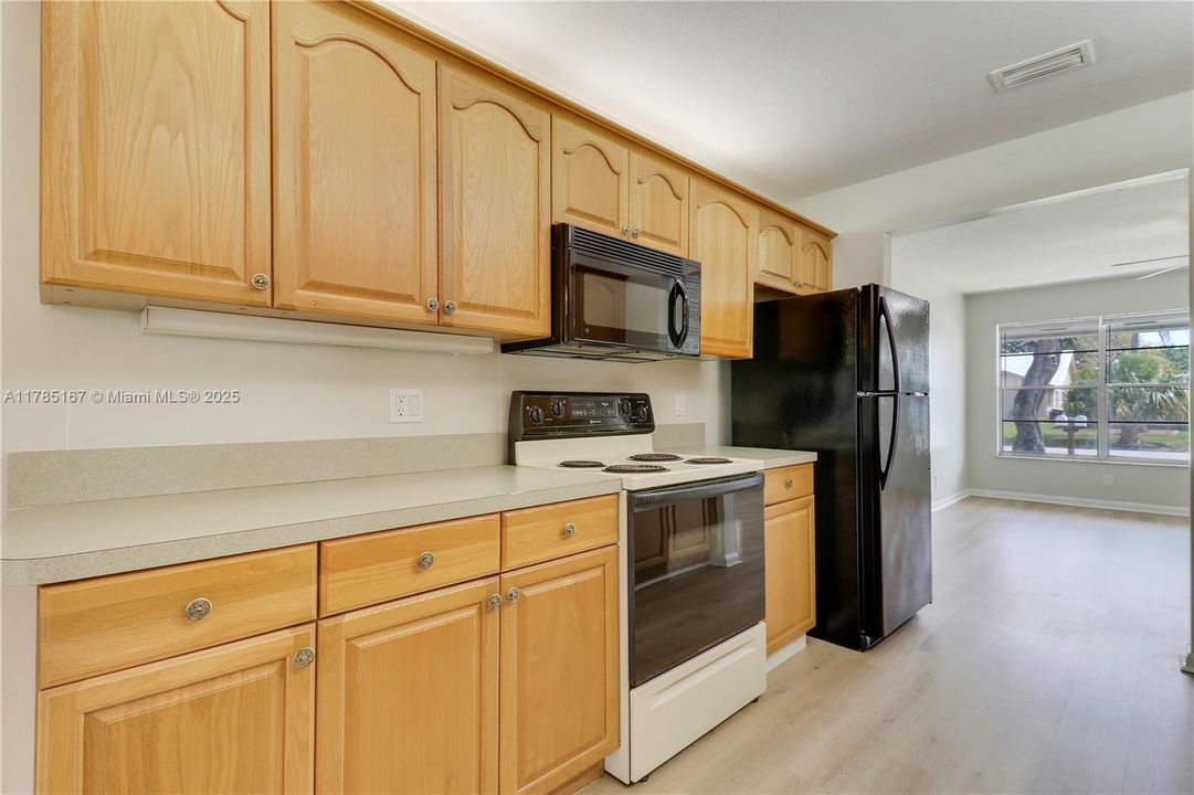 Recently Sold: $530,000 (0 beds, 0 baths, 1140 Square Feet)