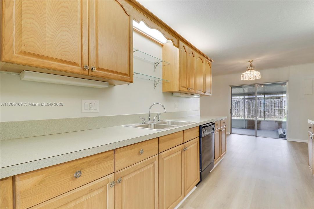 Recently Sold: $530,000 (0 beds, 0 baths, 1140 Square Feet)