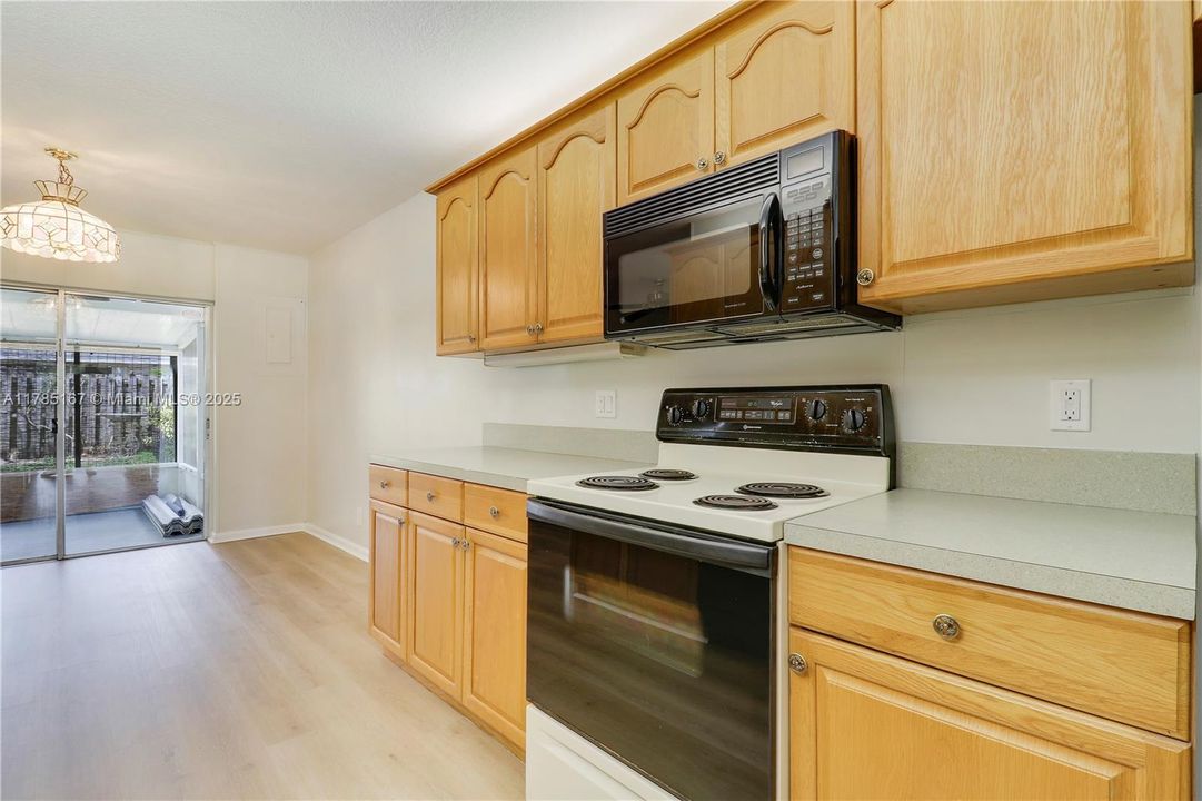 Recently Sold: $530,000 (0 beds, 0 baths, 1140 Square Feet)