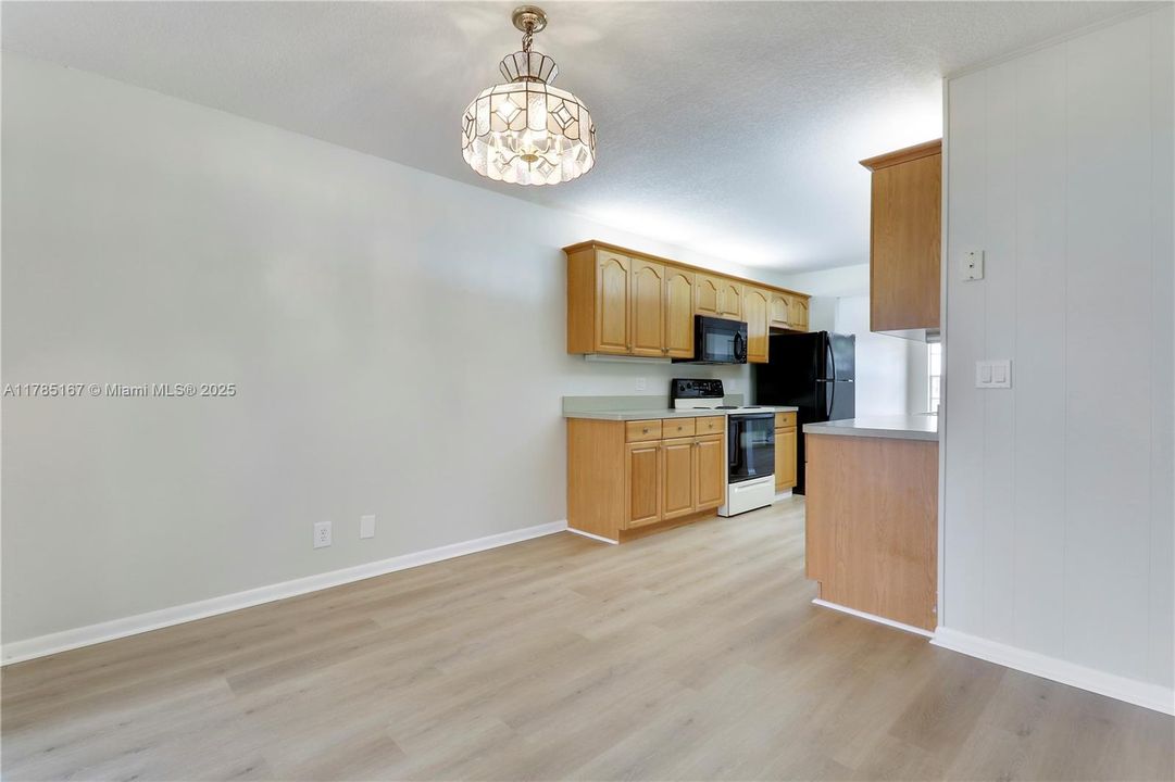 Recently Sold: $530,000 (0 beds, 0 baths, 1140 Square Feet)