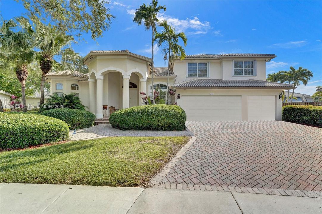 最近售出: $995,000 (5 贝兹, 5 浴室, 3561 平方英尺)