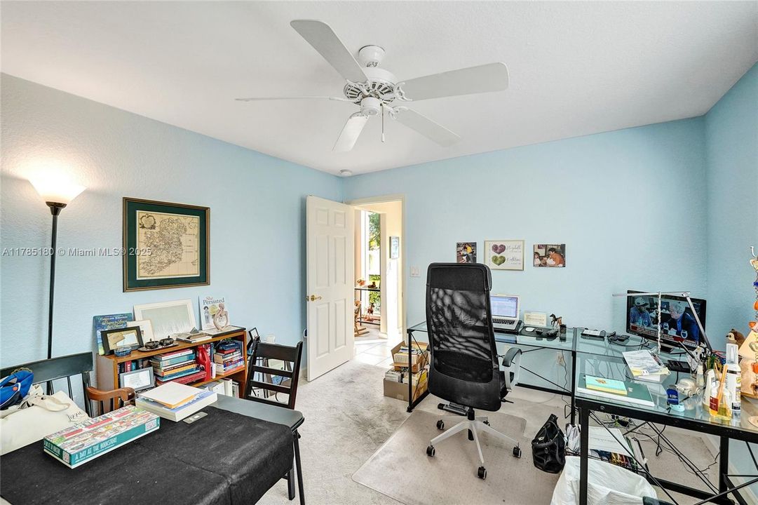 最近售出: $995,000 (5 贝兹, 5 浴室, 3561 平方英尺)