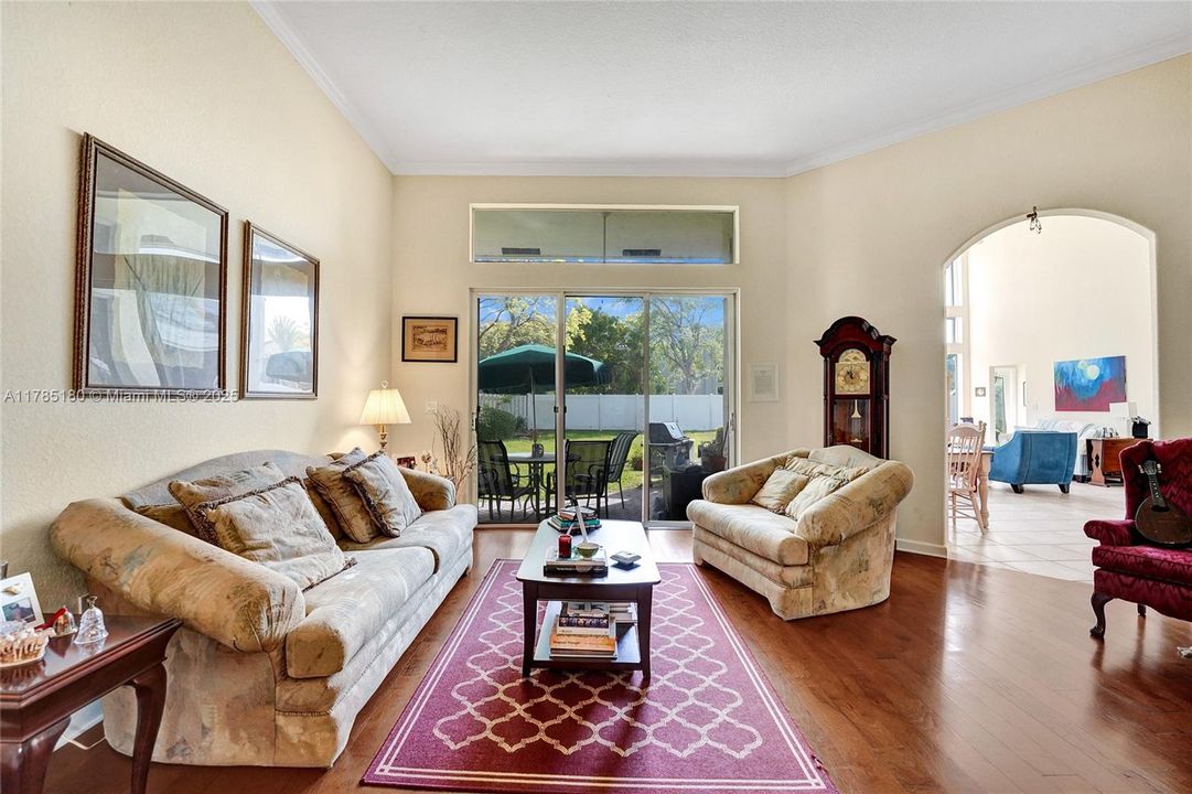 最近售出: $995,000 (5 贝兹, 5 浴室, 3561 平方英尺)