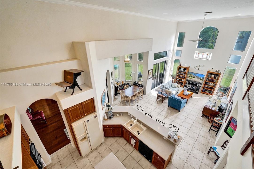 最近售出: $995,000 (5 贝兹, 5 浴室, 3561 平方英尺)