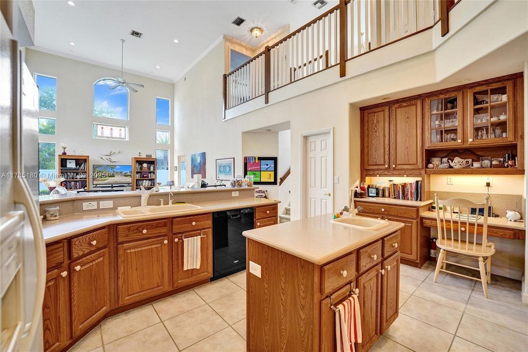 最近售出: $995,000 (5 贝兹, 5 浴室, 3561 平方英尺)