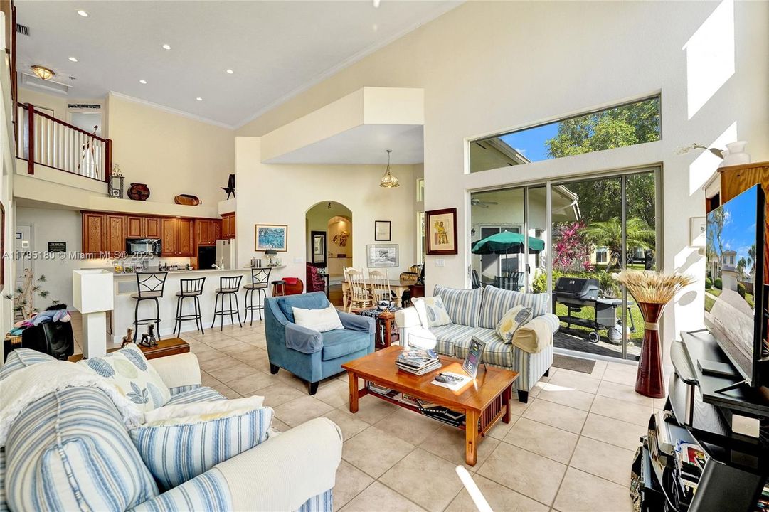 最近售出: $995,000 (5 贝兹, 5 浴室, 3561 平方英尺)